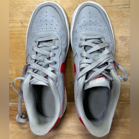 Nike Air Force 1 Low Womens Sz 7 (5.5Y) Shoes Sneakers Wolf Grey Red CI1759-002 - Picture 7 of 10